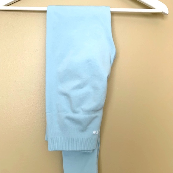 Alphalete Amplify SMALL - TRADE ONLY - Picture 4 of 11